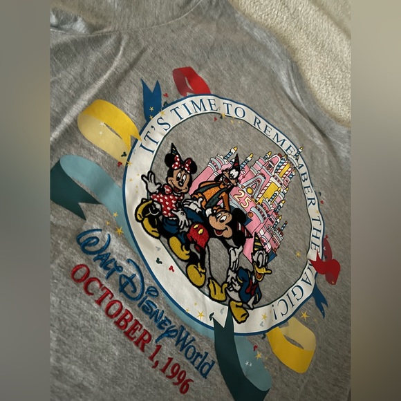 Disney 25th anniversary vault collection embroidered tee shirt size small - Picture 2 of 5